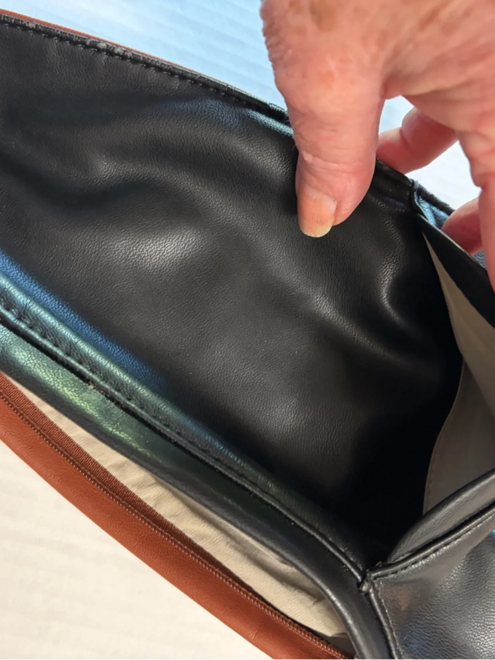 Sash Bag Reversible Black Cognac Brown Vegan Leather Crossbody Sling EUC - Picture 5 of 14